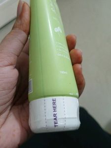 Dot &amp; Key Face Wash