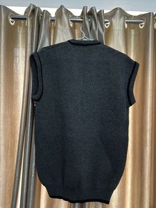 Men's Sleeveless V-Neck Sweater Vest