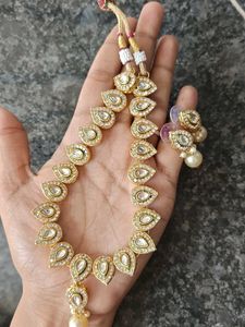 Elegant Kundan Necklace &amp; Earrings Set