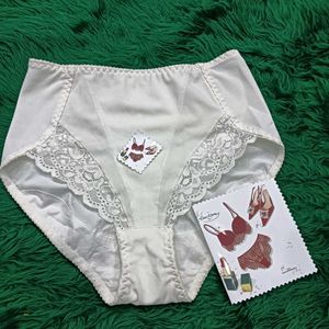 Elegant Lace🎁🫴🏻 Trim High-Waisted Briefs