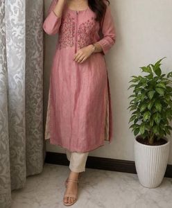 Elegant Pink Embroidered Kurta