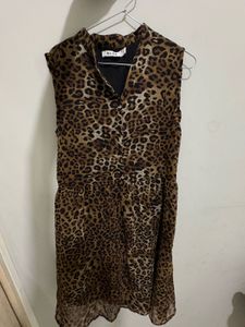 Chic Leopard Print Sleeveless Dress