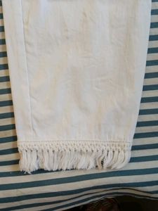Chic White Cropped Pants
