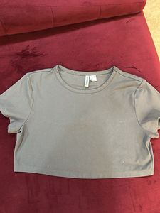H&M Tee Bust- 34/36