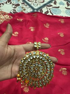 Elegant Kundan Maang Tikka
