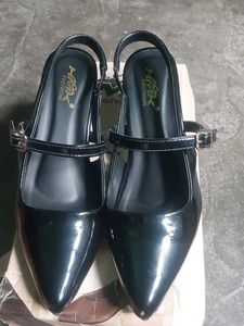 Glossy Black Pointed Toe Heels
