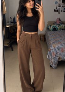 High-Waisted Wide-Leg Trousers ( OFF DUTY )