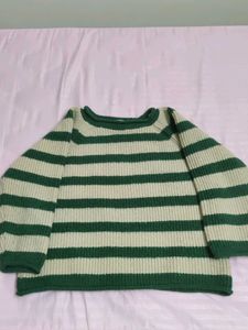 Green and cream sweatshirt