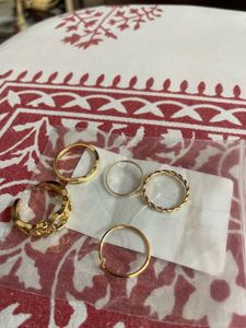 Set of 5 Gold-Tone Rings