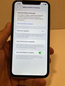 Apple iPhone 11 - White 128GB GOOD CONDITION ALL O