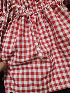 Gingham cute Red striped top
