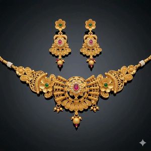 Stunning Gold Necklace &amp; Earring Set