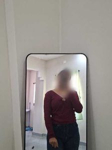 maroon top