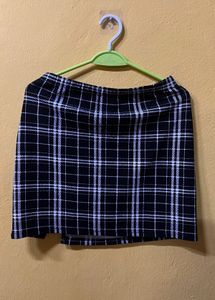 Plaid Mini Skirt with flared sleeves crop top