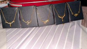 Anouk Elegant Gold Necklaces Set