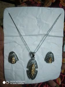 ONLY CASH/SWAP AVAILABLE, NEW Chain Pendent Ear Rings set