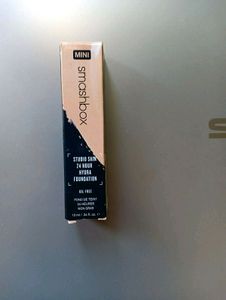 Samshbox Foundation+Free Myglamm Lipstick