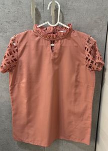 Chic Peachy Top with Cutout Sleeves