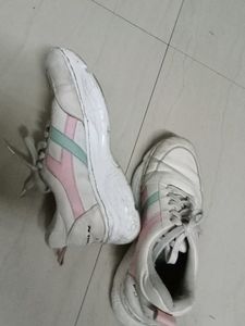 Used Women's Sneakers