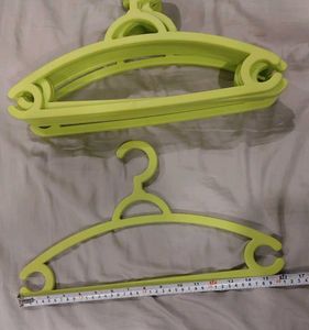 Set of 10 Clothes Hangers