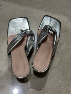 lulu&amp;sky Silver heels with Twisted Strap