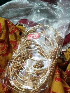 Elegant Gold Bangles Set