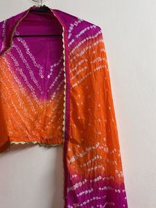 Solid Magenta Leggings With Bandhni Dupatta