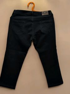 Dark Wash Capri Jeans