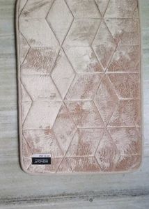 Leaf Print Accent Rug