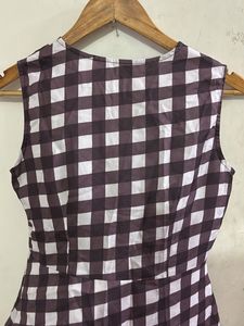 Chic Gingham Sleeveless  Peplum Top