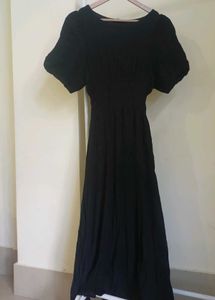 Chic Black Puff Sleeve Midi Dress