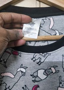 Sweatshirt