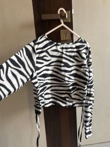 Stylish Zebra Print Crop Top