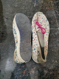 Floral Canvas Casual Shoes Bata