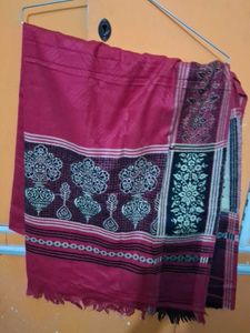 Vibrant Mahanta color Ethnic shawl with Intricate
