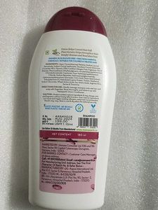 Mamaearth Onion Shampoo