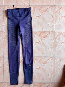 Nike Women's Blue Athletic Leggings