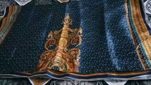 Beautiful Navy Blue shawl