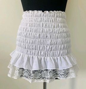 Ruffle lace mini skirt