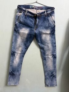 Faded Blue Jeans – Distressed Look