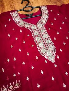 ♥️Elegant Red Embroidered Kurta Set with Dupatta