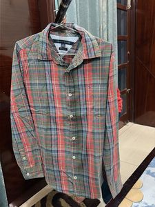 Tommy Hilfiger Plaid Button-Up Shirt