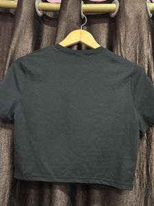 Cute Cropped T-Shirt with Star Print