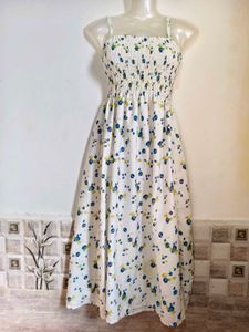 🔥 BUY 1, GET 1 FREE🔥Floral Smocked Midi Dress