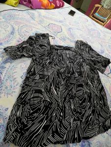 Chic Black & White Leaf Print Dress - Never Worn