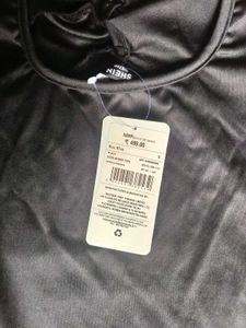 Comfortable Black V-Neck Camisole Top