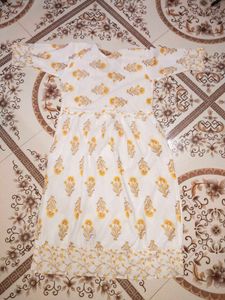 🤍🔥Graceful White &amp; Yellow Cotton Printed Suit Se