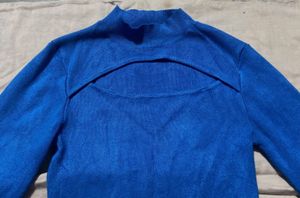 Blue Cut-Out Mock Neck Long Sleeve Crop Top