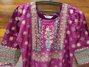 Elegant Purple Embroidered Kurta