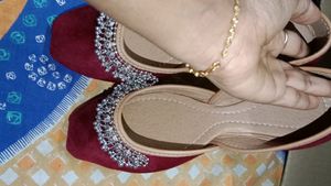 Maroon Embroidered Juttis